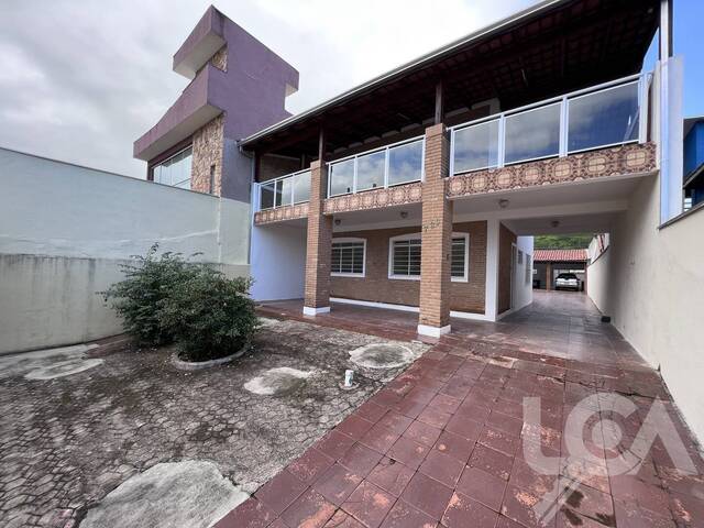 #165 - Sobrado para Venda em Caraguatatuba - SP