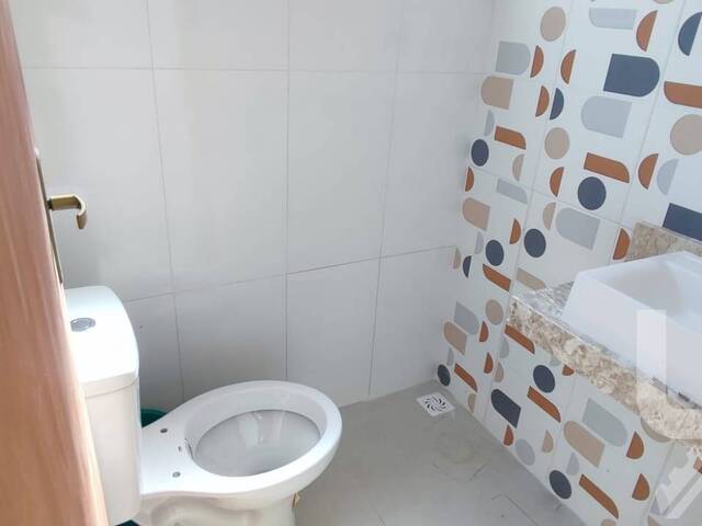 Sobrado para Venda em Caraguatatuba - 4