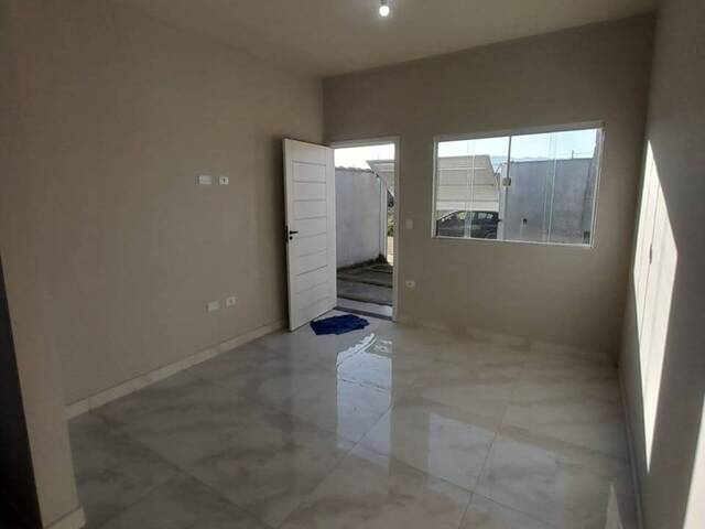 #385 - Casa para Venda em Caraguatatuba - SP